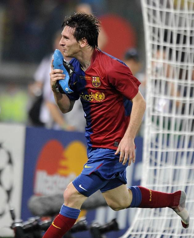 赛前巴塞罗那备战法甲；扳平良机细节曝光；话题不断；临场指挥获称赞