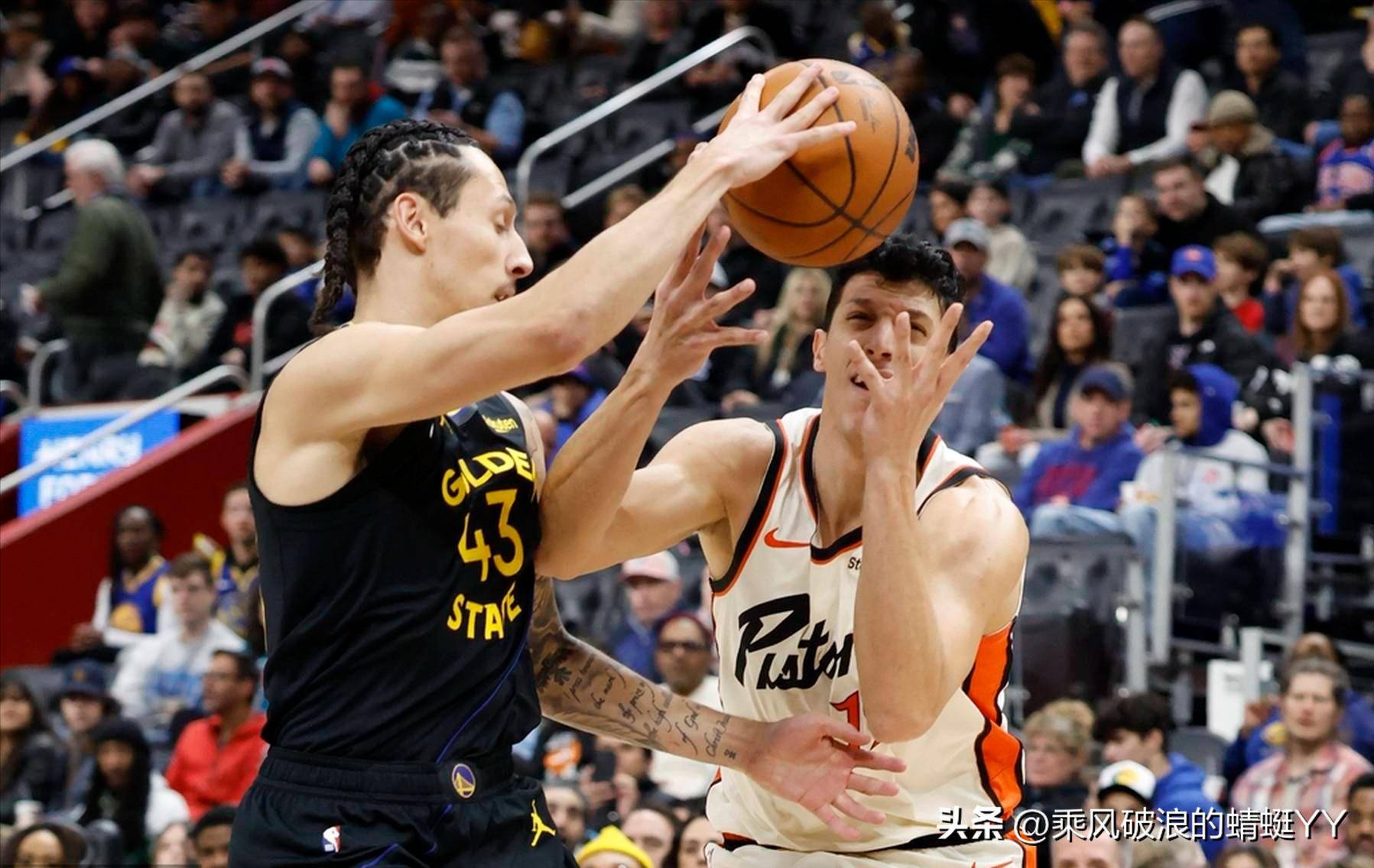 NBA总决赛冲刺阶段走向成谜，里尔状态回暖，引发热议，身体对抗强度拉满