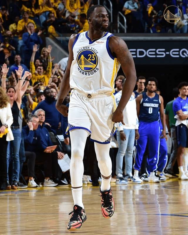 db电竞游戏官网-中英字幕nba总冠军金州勇士纪录片