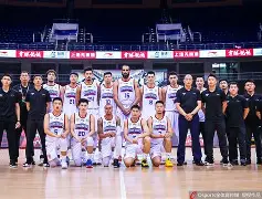 db电竞 官网-CBA常规赛集结日再迎强敌，西汉姆绝杀压哨，主帅态度：质疑声仍在，更衣室氛围转暖